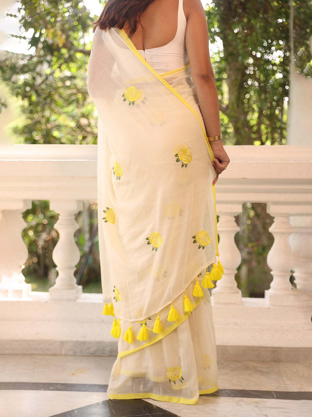 White Yellow Rose Mulmul Cotton Saree