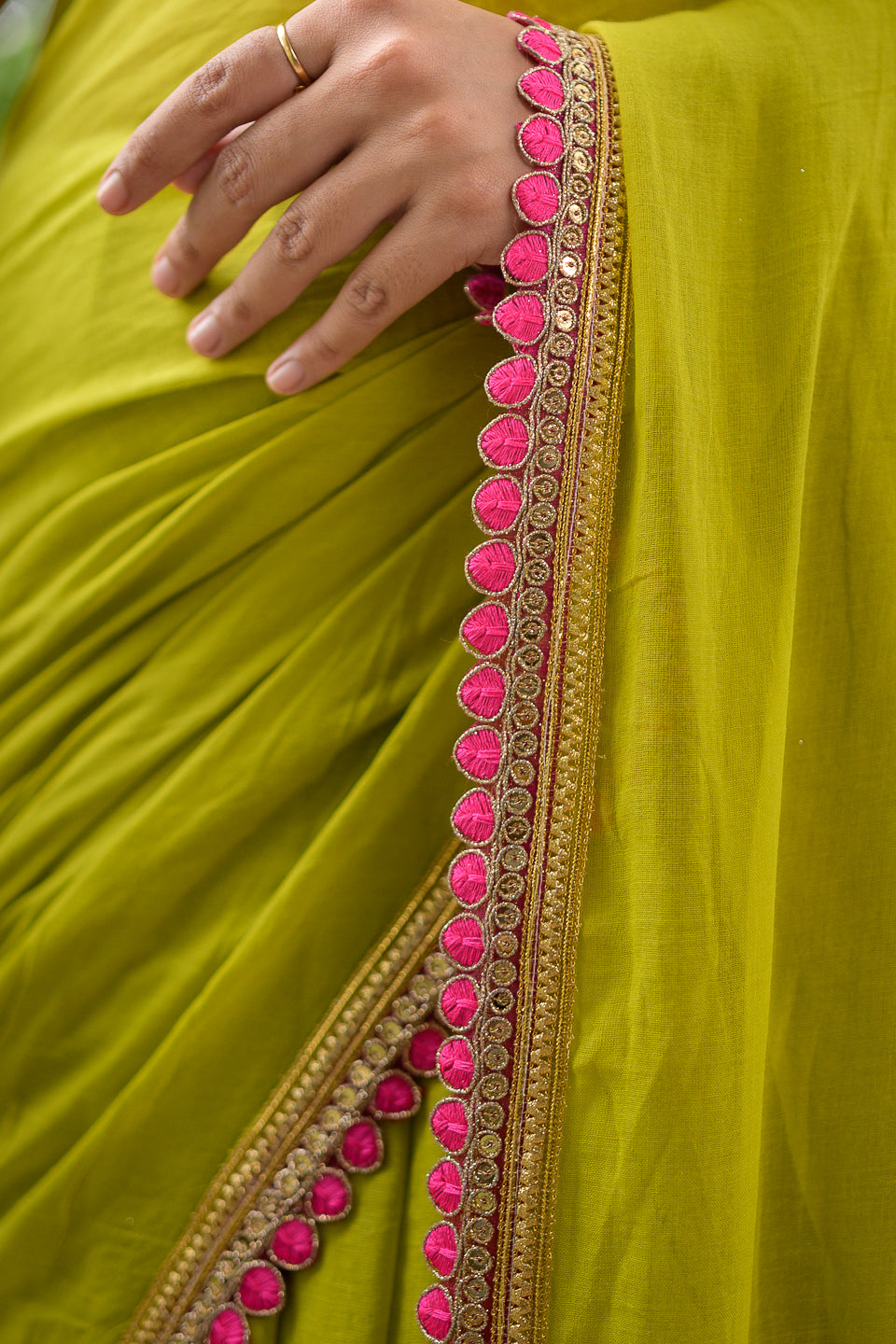 Neon Zari Mulmul Cotton Saree