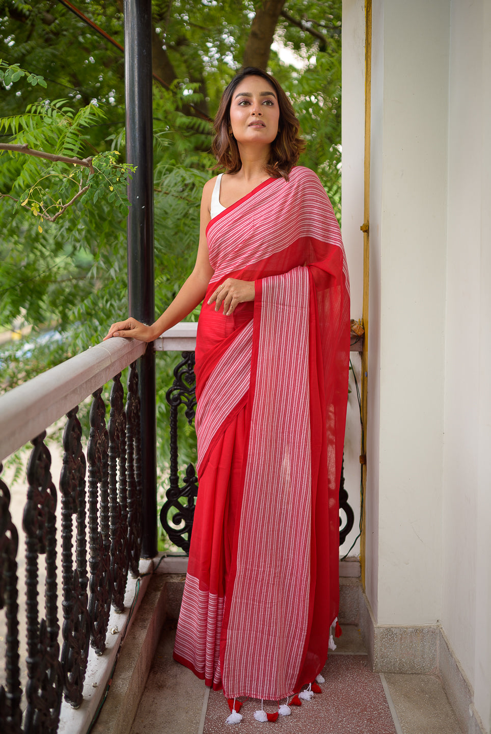 Iconic Red Mulmul Cotton Saree