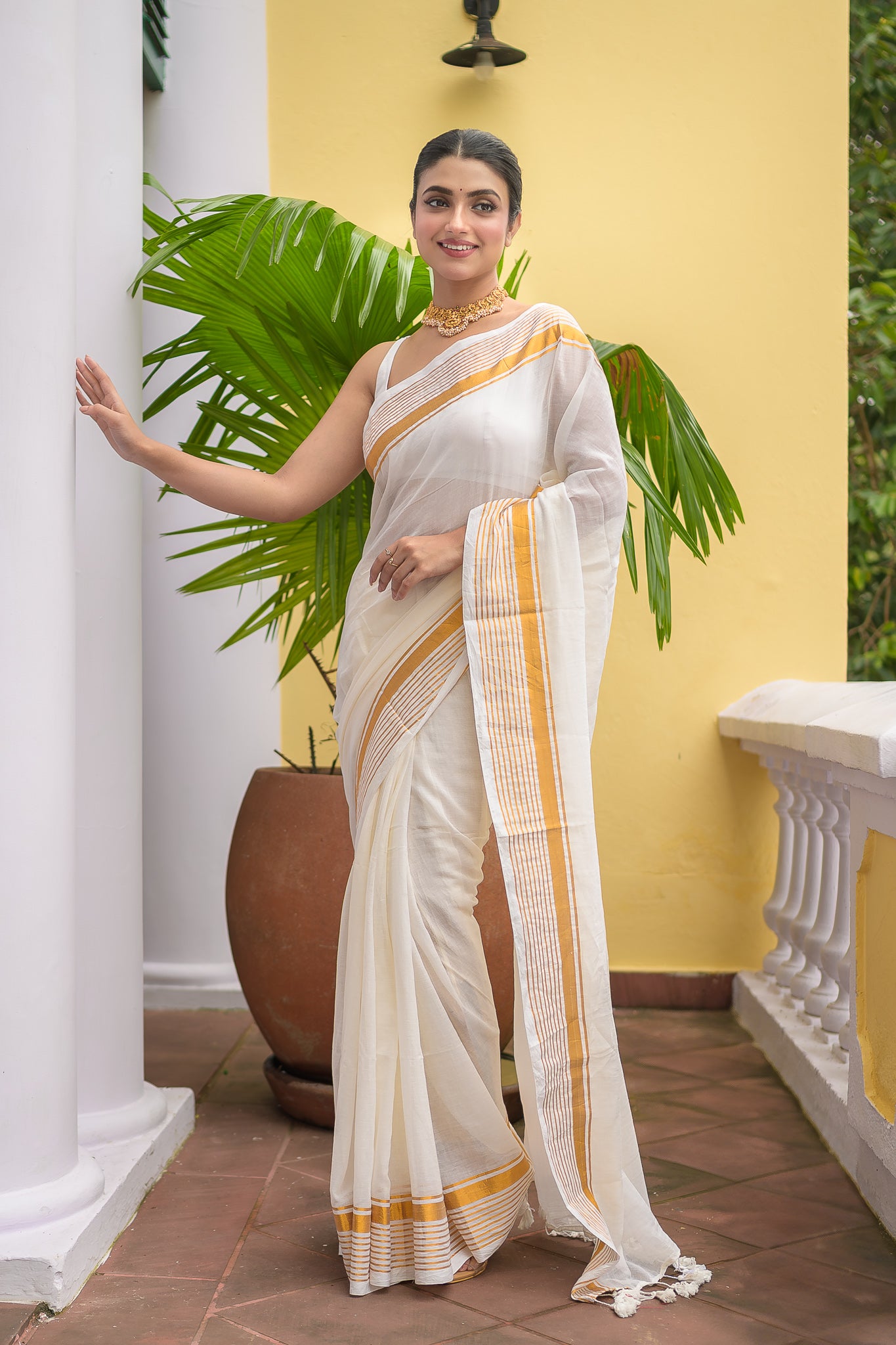 White Mulmul Cotton Saree