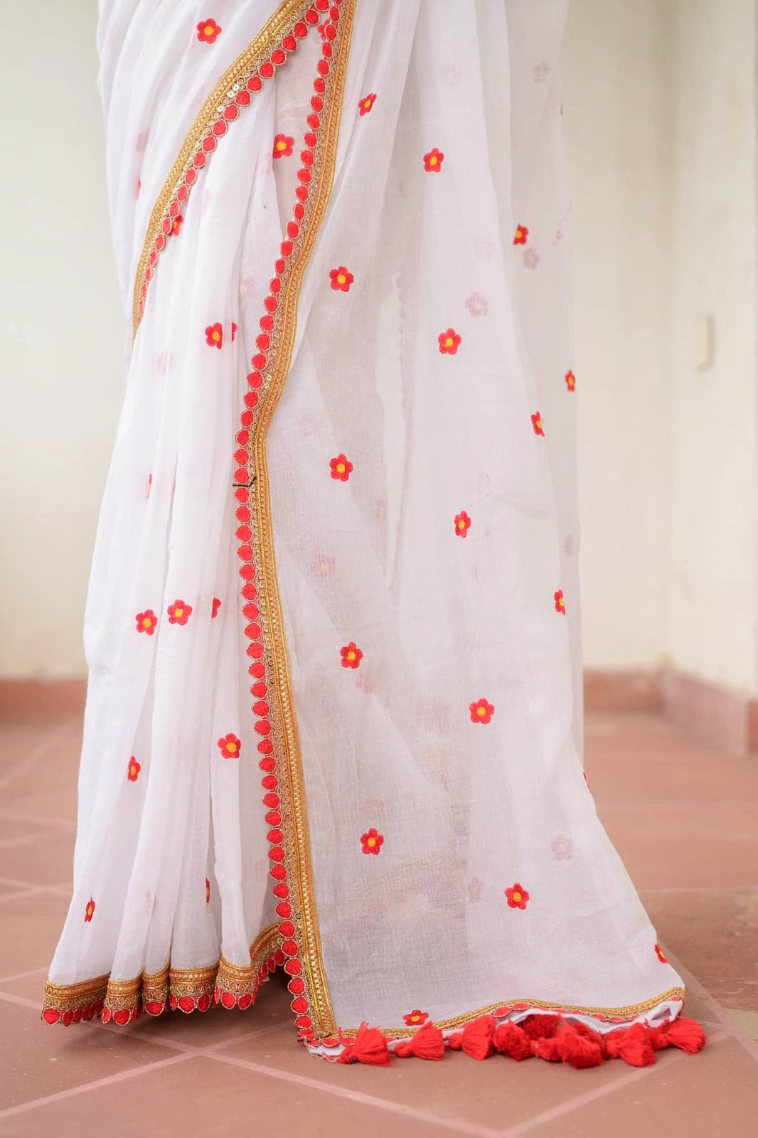 White And Red Embroidery Mulmul Cotton Saree