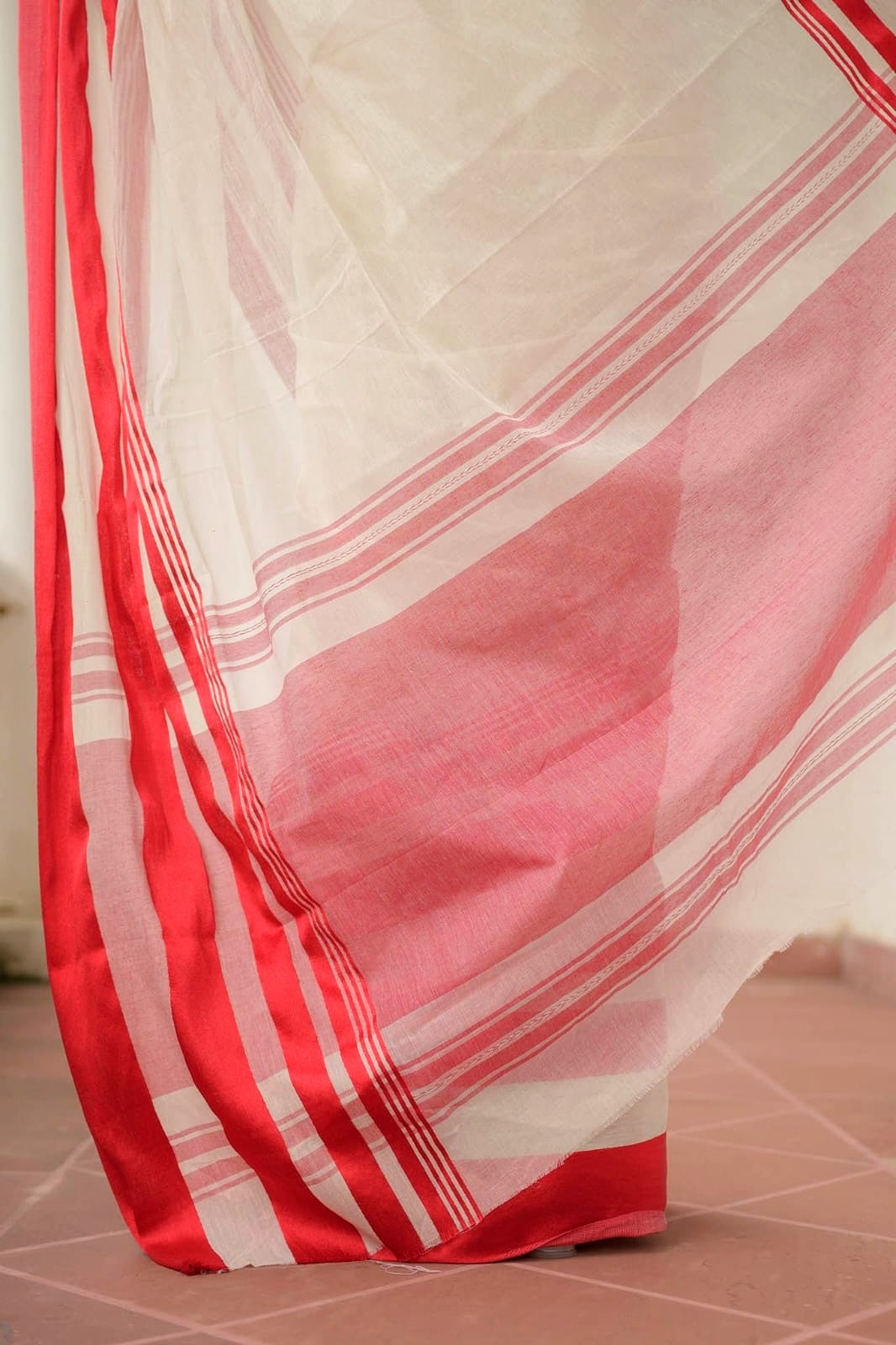 White And Red Pure Cotton Saree