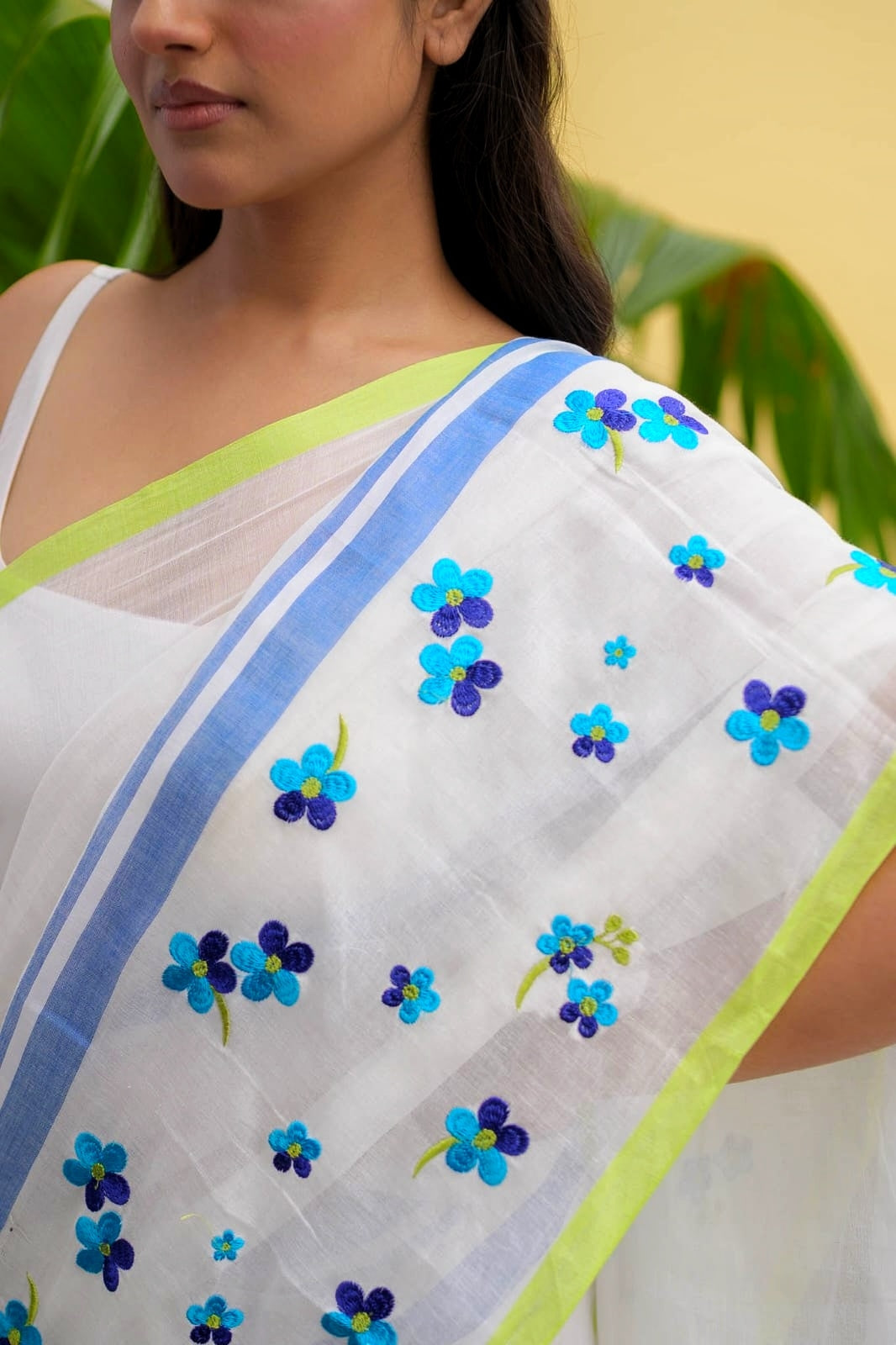 White Flower Mulmul Cotton Saree
