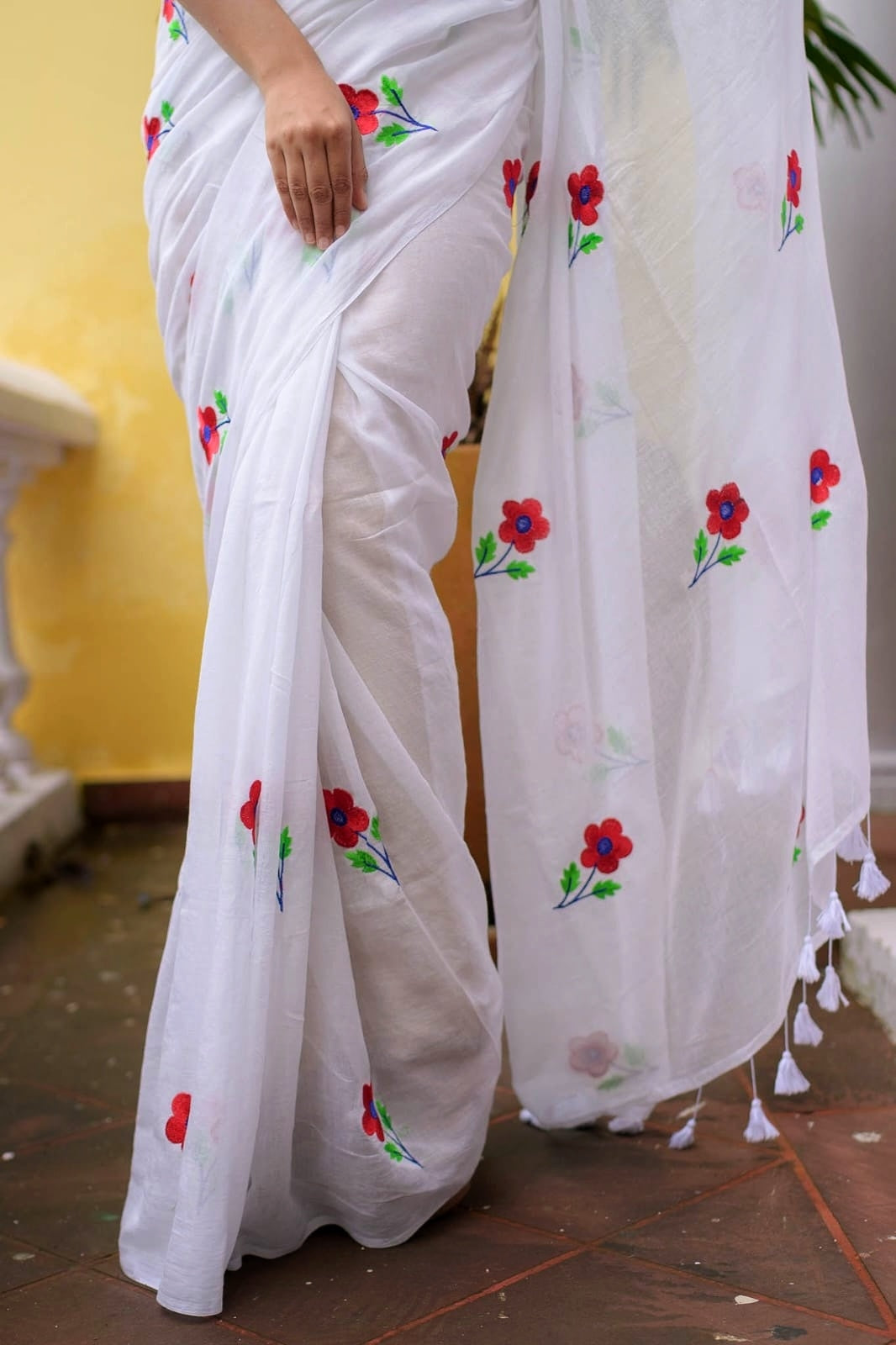 White Rose Embroidery Mulmul Cotton Saree