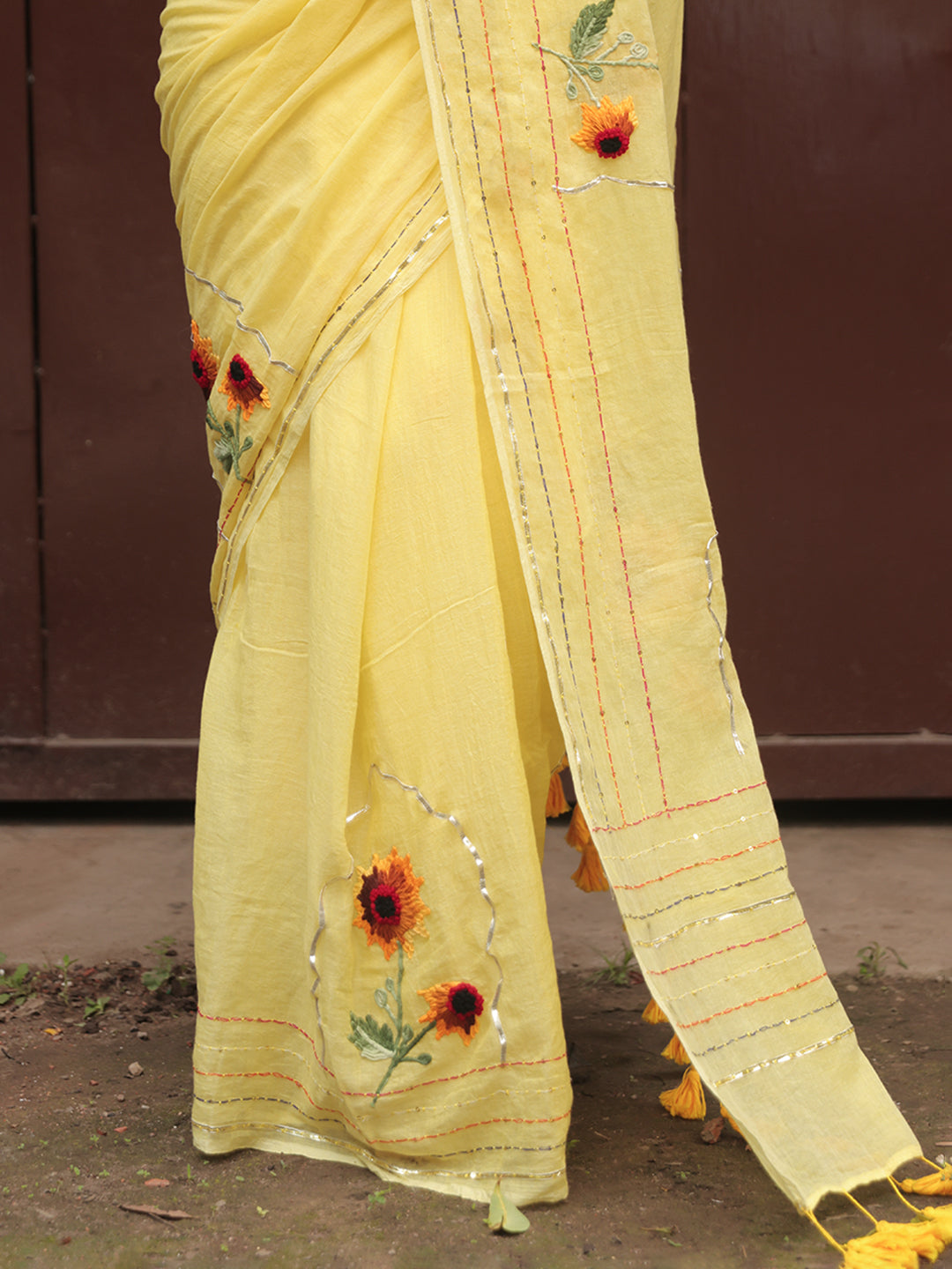 Hand Embroidered Sunflower Mulmul Cotton Saree
