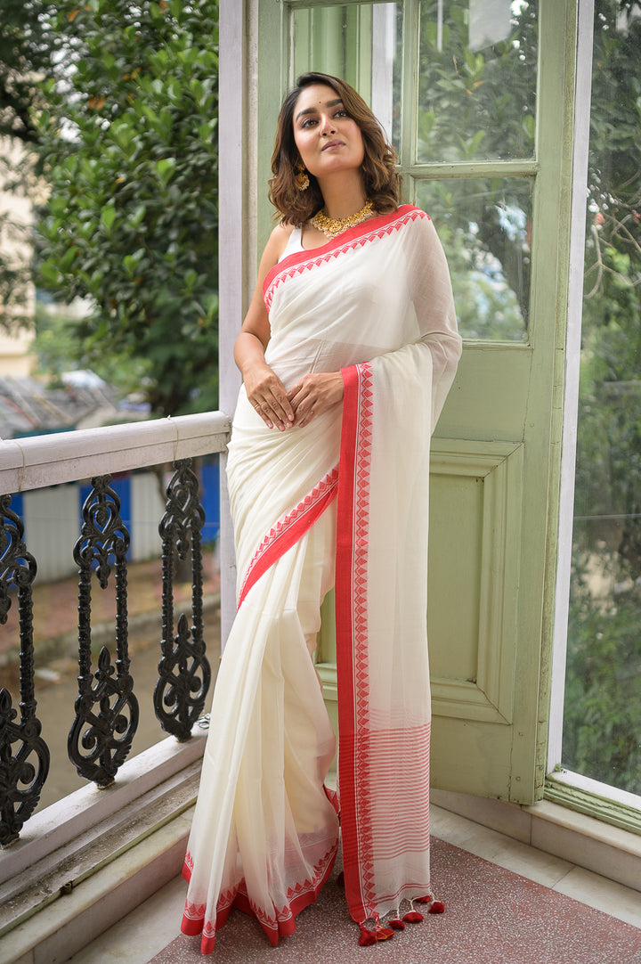 Elegant White And Red Cotton Saree
