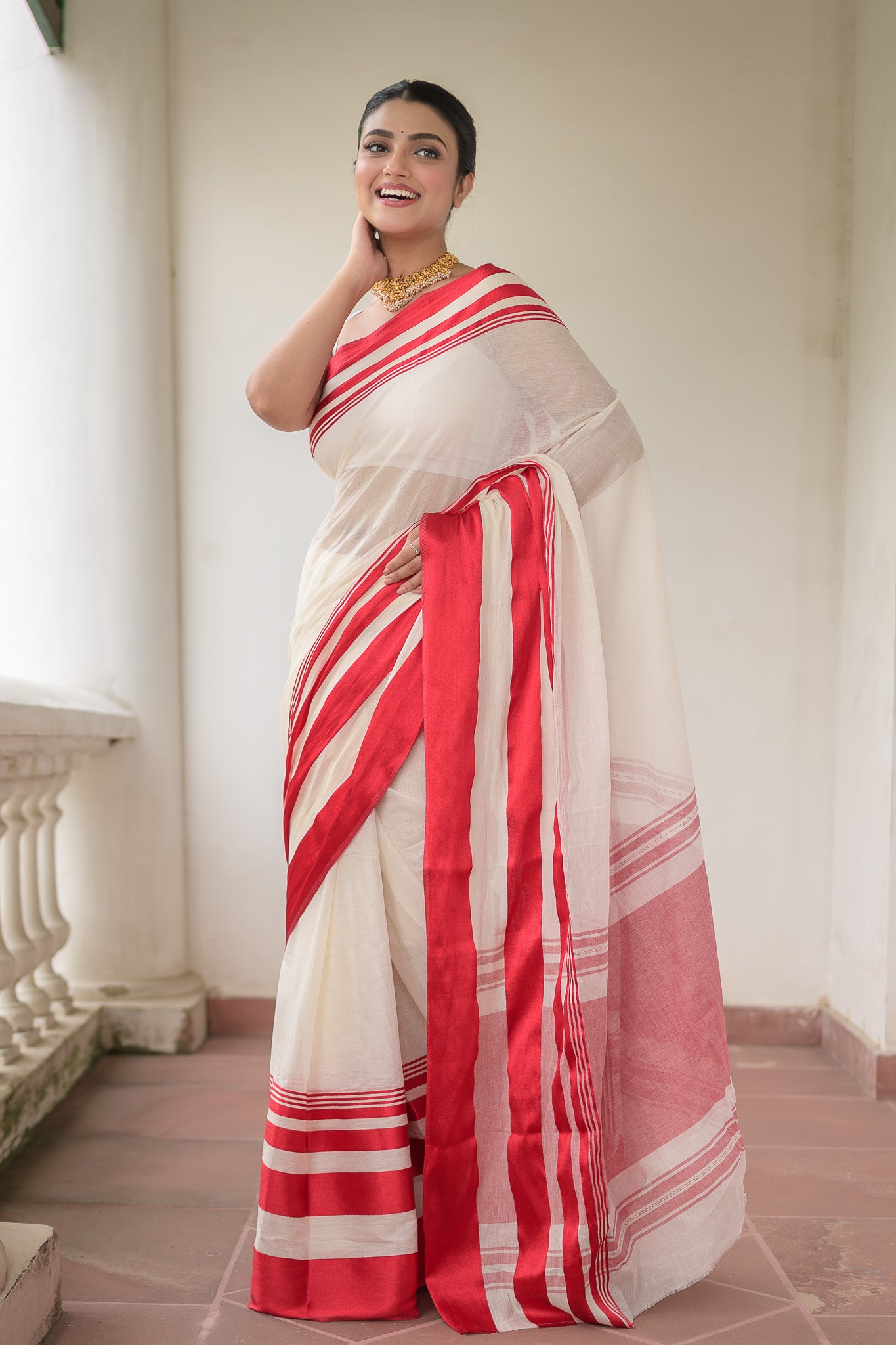 White And Red Pure Cotton Saree