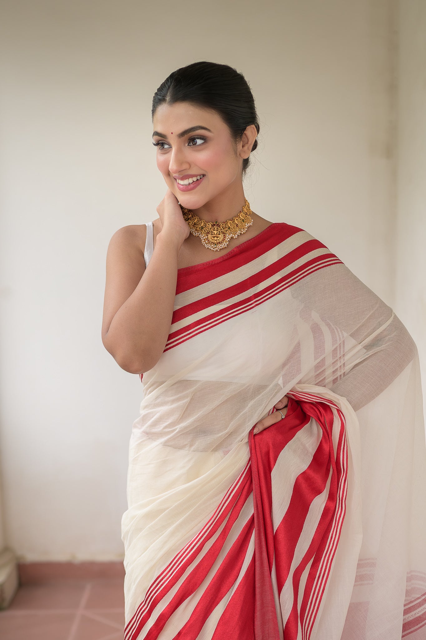 White And Red Pure Cotton Saree
