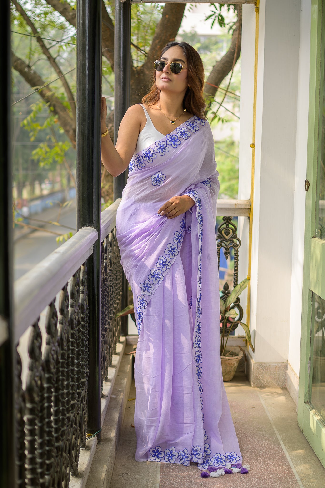 Lavender Floral Motif Mulmul Cotton Saree