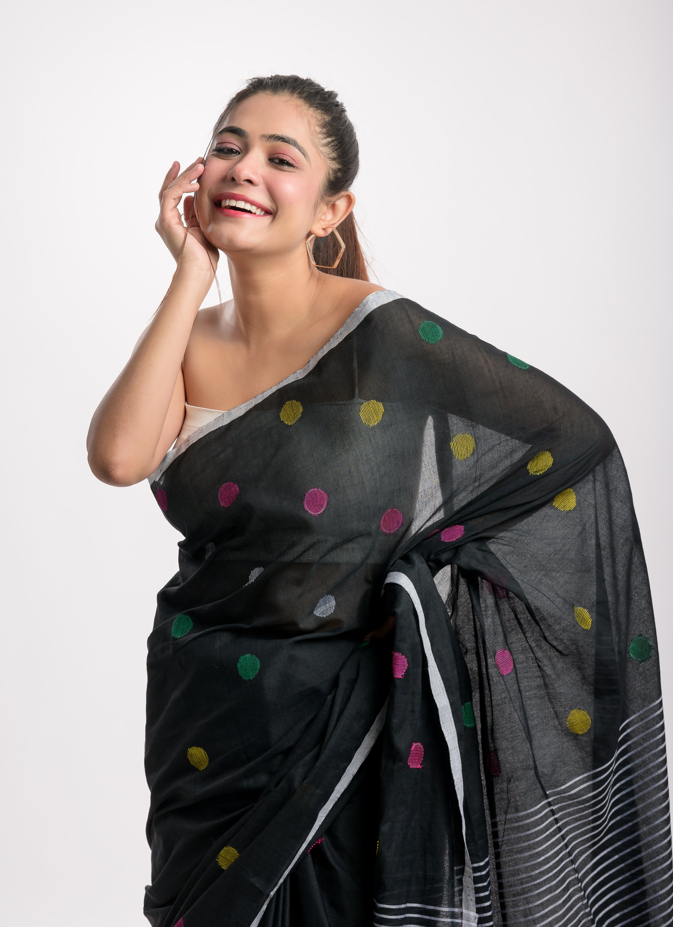 GoSriKi Women's Chiffon Solid Polka Dots Saree with Blouse Piece(Mitha Black-GO_Red)  : Amazon.in: Fashion