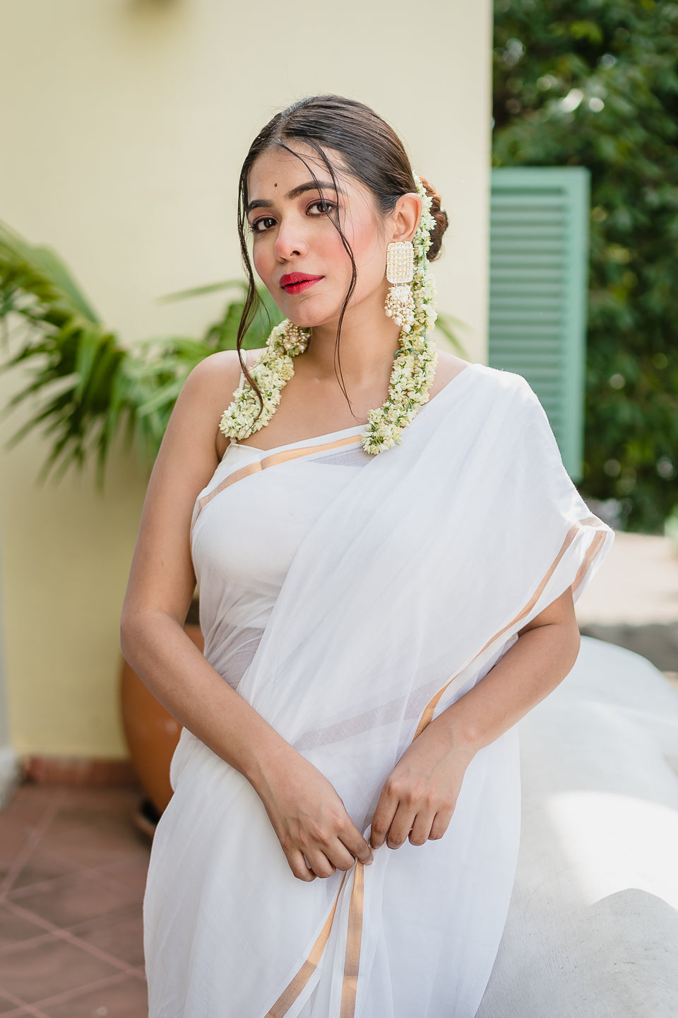 White Golden Mulmul Cotton Saree