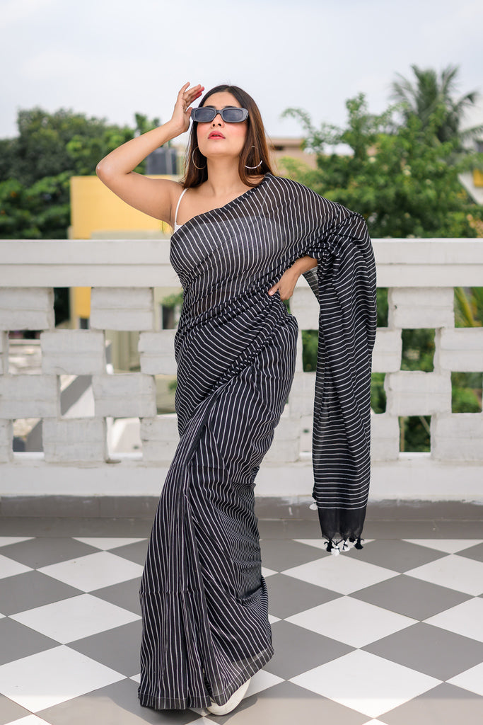 White Black Striped Tie and Dye Saree With Blouse Piece– Inddus.in