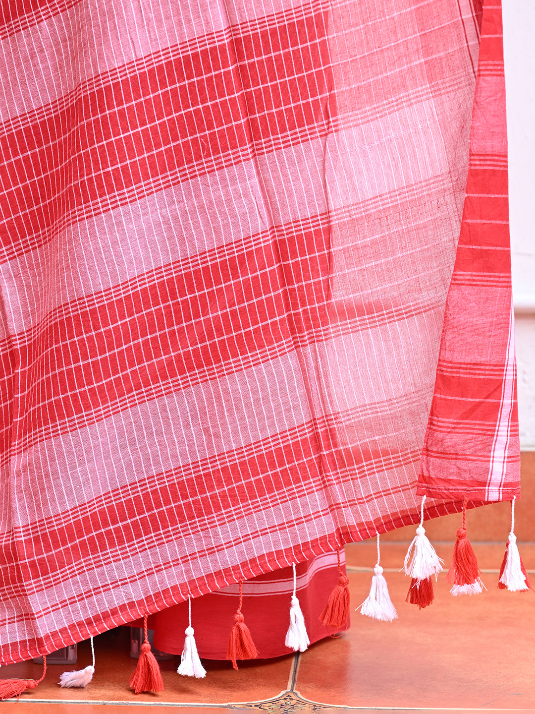 Red Check Mulmul Cotton Saree