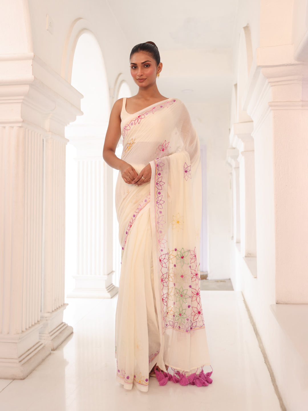 Handwoven White Mulmul Cotton Saree
