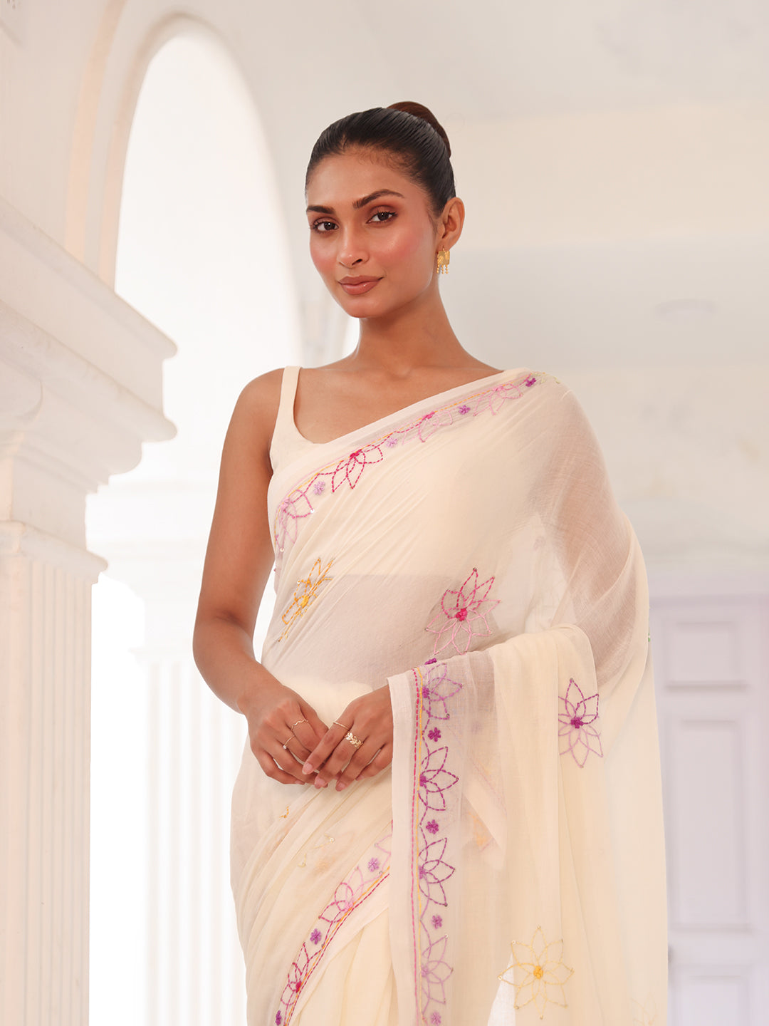 Handwoven White Mulmul Cotton Saree