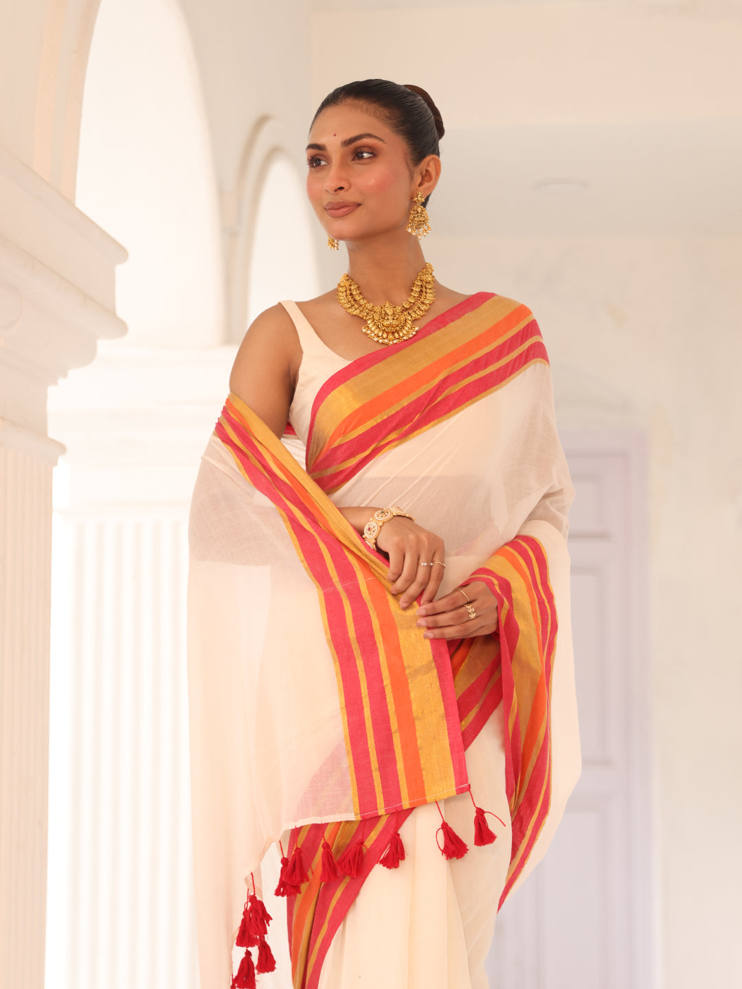 Onam White Mulmul Cotton Saree