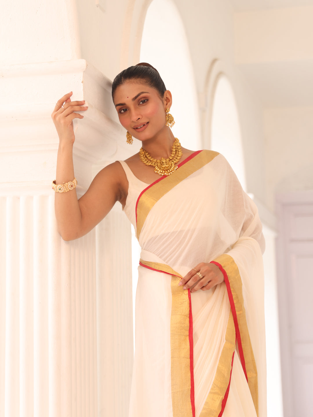 Onam White Red Border Mulmul Cotton Saree