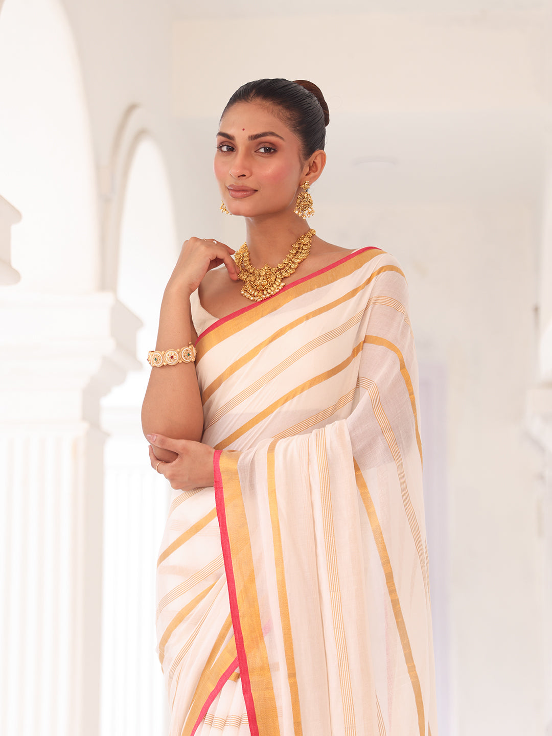 Onam White Mulmul Cotton Saree