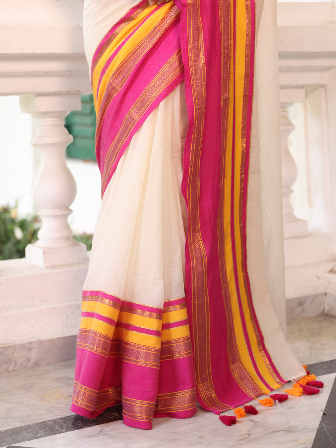 White Pink Border Mulmul Cotton Saree