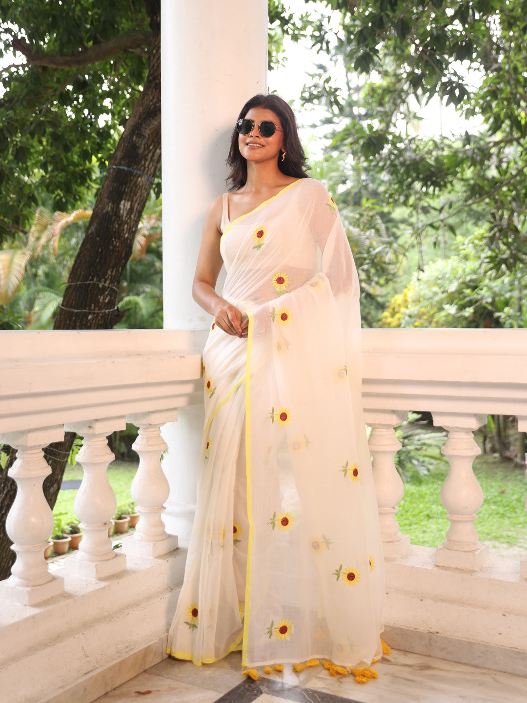 White Sunflower Mulmul Cotton Saree